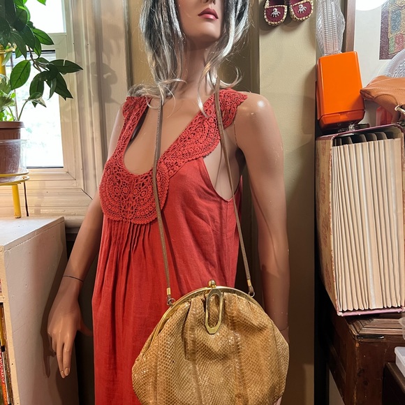 Retro Clutch Purse - Picture 1 of 13